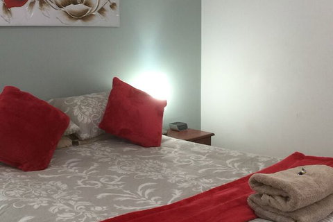 The Nosh & Nod - Avon Terrace - Hervey Bay Accommodation 3