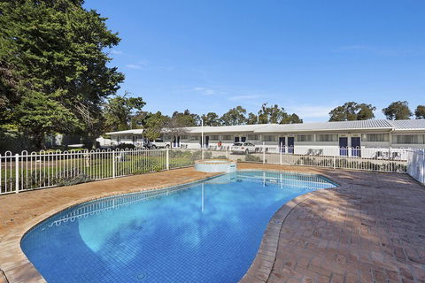 Byer Fountain Motor Inn, Holbrook - Hervey Bay Accommodation 7