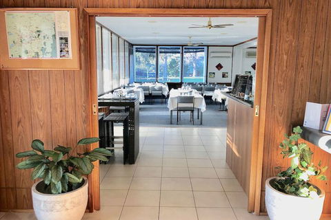 Byer Fountain Motor Inn, Holbrook - Hervey Bay Accommodation 3