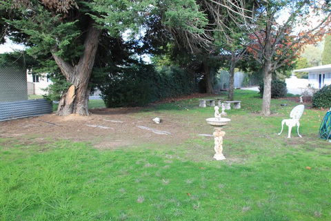Byer Fountain Motor Inn, Holbrook - Hervey Bay Accommodation 2