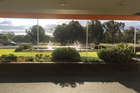 Byer Fountain Motor Inn, Holbrook - Hervey Bay Accommodation 6