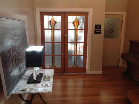 Fish Creek Hotel - Hervey Bay Accommodation 1