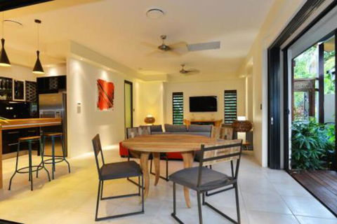 Mana Moana Beachfront Estate Port Douglas - Hervey Bay Accommodation 1
