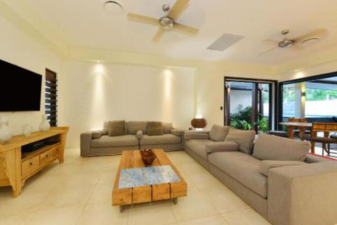Mana Moana Beachfront Estate Port Douglas - Hervey Bay Accommodation 3