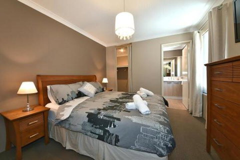 Brighton Beachside Hideaway - Hervey Bay Accommodation 2