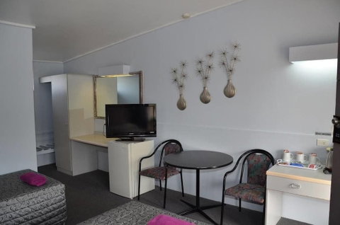Warwick Motor Inn - Hervey Bay Accommodation 2