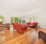 Poets Cottage Fireplace Close to Treks - Tourism Hervey Bay