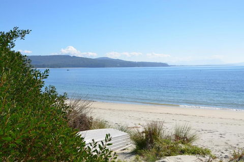 Yolla Beach House - Tourism Hervey Bay 3