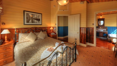 Island View Spa Cottage - Hervey Bay Accommodation 4