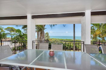 Dolce Vita Beachfront Holiday House - Hervey Bay Accommodation 0