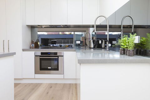 Boutique Stays Contempo - Hervey Bay Accommodation 4