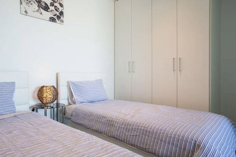 C3CBD Melbourne Apartment - Tourism Hervey Bay 5