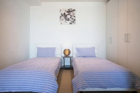C3CBD Melbourne Apartment - Tourism Hervey Bay 3