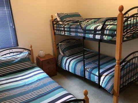 Unit 2 Ballingalla Apartments - Hervey Bay Accommodation 1