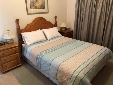 Unit 2 Ballingalla Apartments - Hervey Bay Accommodation 6