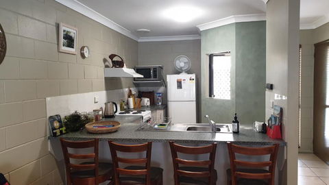 A City Retreat 2BR Apartment Reid Park Townsville - Tourism Hervey Bay 6