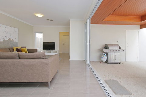 Anastasia Villa - Hervey Bay Accommodation 4