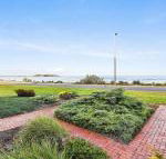 By The Sea Franklin Beachfront Apartment WiFi - Tourism Hervey Bay