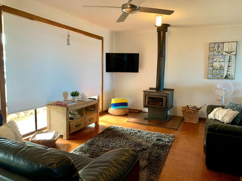 Fareview Beach House - Hervey Bay Accommodation 1