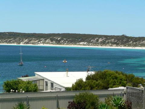Fareview Beach House - Hervey Bay Accommodation 2