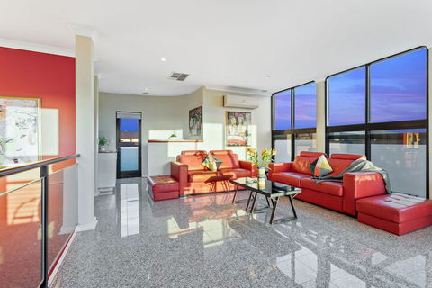 Villa De Marseilles Melbourne - Hervey Bay Accommodation 3