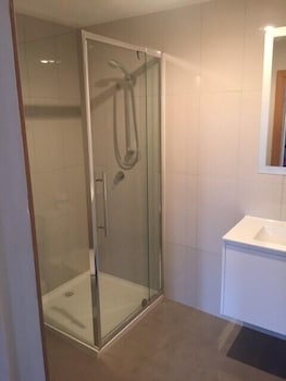 Empire Hotel Queenstown - Hervey Bay Accommodation 1