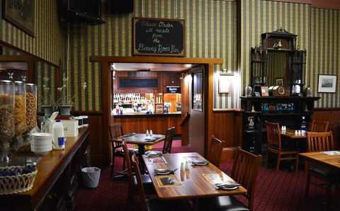 Empire Hotel Queenstown - Hervey Bay Accommodation 6