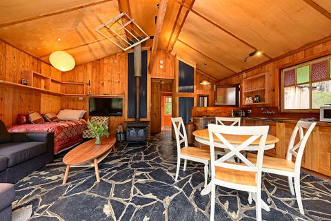 Saintys Creek Cottage - Tourism Hervey Bay 6