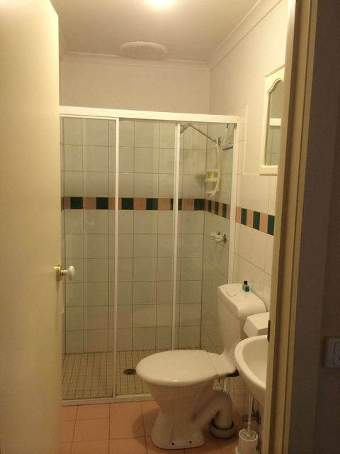 Box Hill Studios 3 At Canterbury Gardens - Tourism Hervey Bay 3