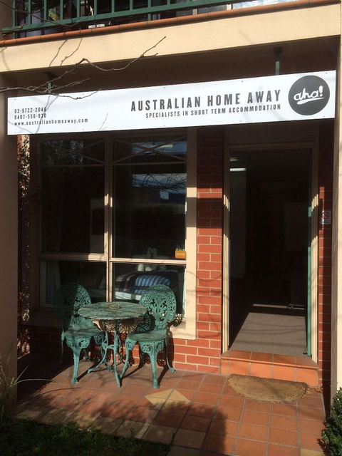 Box Hill Studios 3 At Canterbury Gardens - Tourism Hervey Bay 6