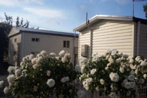 Sheffield Cabins & Apartments - Hervey Bay Accommodation 5