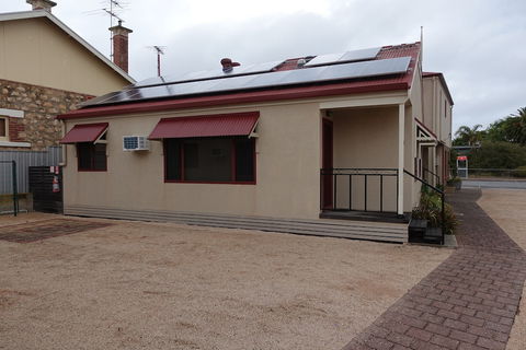 Port Vincent Motel & Apartments - Hervey Bay Accommodation 3