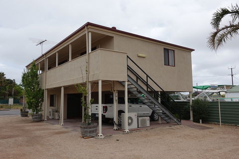 Port Vincent Motel & Apartments - Hervey Bay Accommodation 1