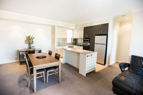 Zappeion Apartments - Hervey Bay Accommodation 6