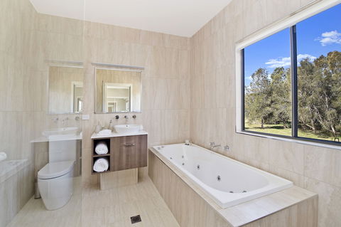 Ana Mandara Luxury Bed & Breakfast - Hervey Bay Accommodation 2