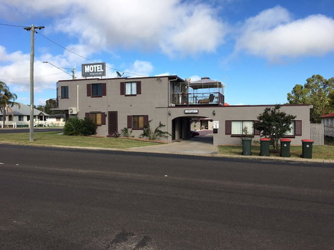 Warwick Vines Motel - Hervey Bay Accommodation 0
