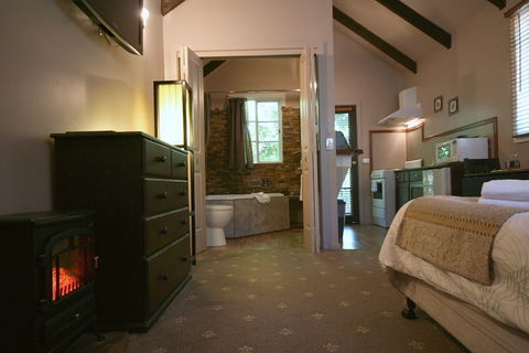 Lotus Lodges - Hervey Bay Accommodation 4