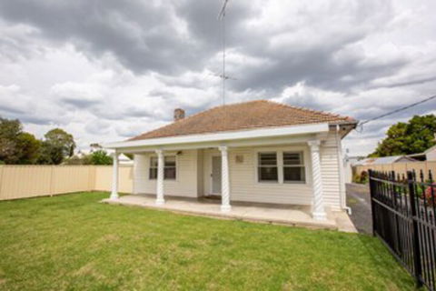 Smith Street Cottage Naracoorte - Hervey Bay Accommodation 0