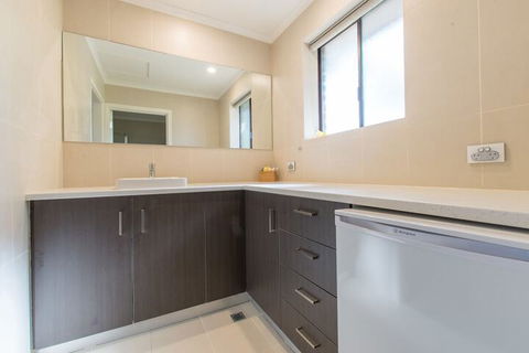 Mick O'Shea's - Hervey Bay Accommodation 6