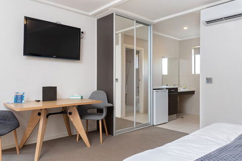 Mick O'Shea's - Hervey Bay Accommodation 4