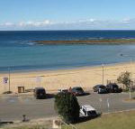 Toowoon Beach View 3br Villa 4 just steps to beach with views - Hervey Bay Accommodation