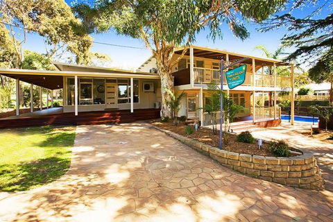 Beach House Apartments - Hervey Bay Accommodation 2