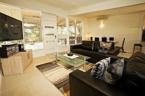 Beach House Apartments - Hervey Bay Accommodation 1