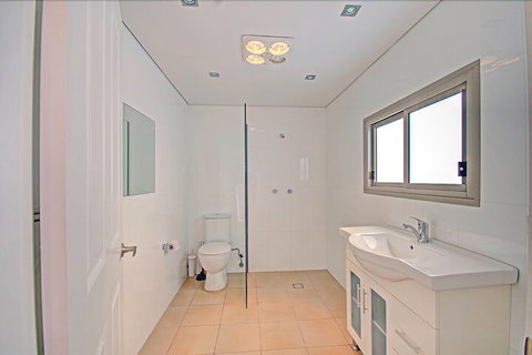 Oakland Cottage - Hervey Bay Accommodation 6