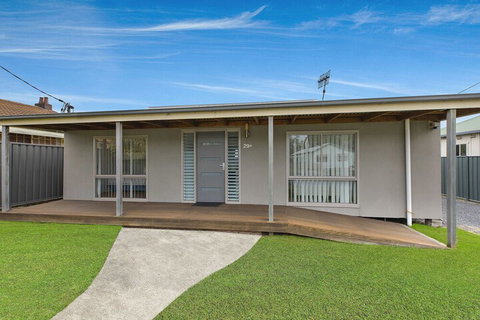 Oakland Cottage - Hervey Bay Accommodation 1