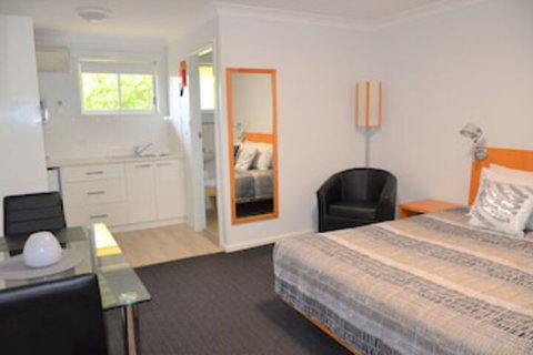 Culburra Beach Motel - Hervey Bay Accommodation 0