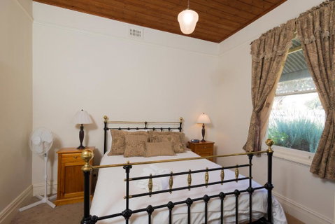 Abaleen House - Hervey Bay Accommodation 2