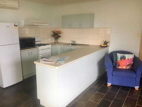 Blue Waters Holiday Cottages For 2 - Hervey Bay Accommodation 2