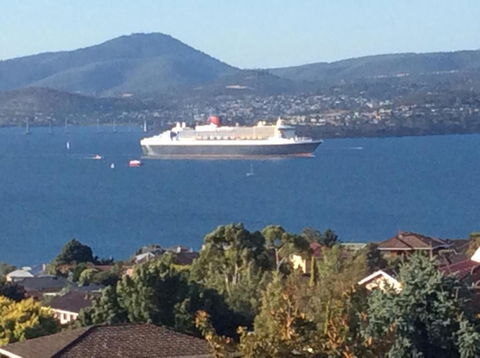 Million Dollar Views - Hervey Bay Accommodation 5