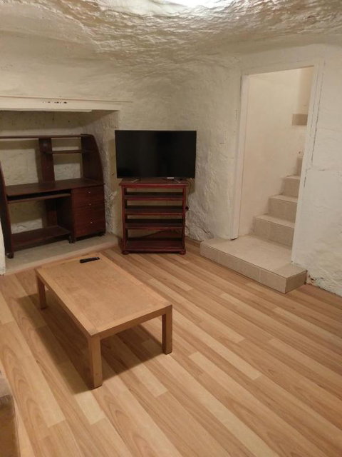 Cave Place Units - Hervey Bay Accommodation 2